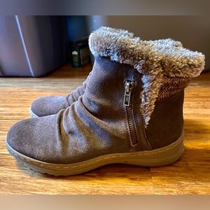 Baretraps brown suede rubber soles faux fur lined size 9.5 women’s boots NWOT